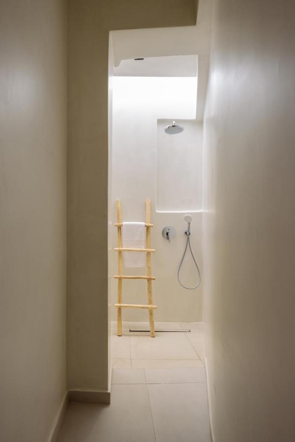 Ryolithos Suites Foinikiá エクステリア 写真